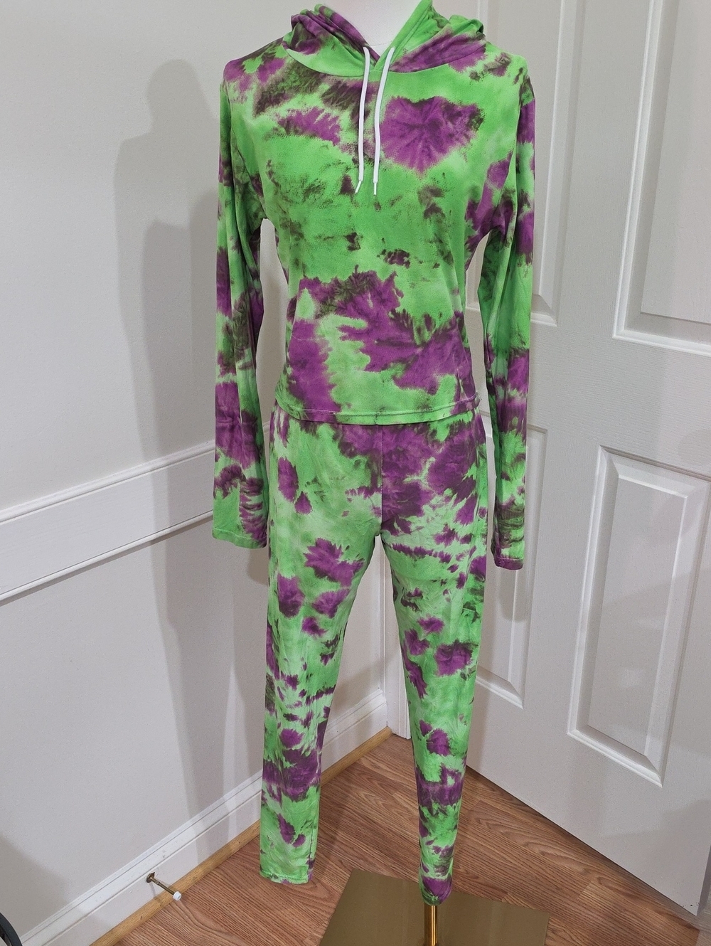AQ-Sport Green & Purple Tie-Dye 2-Piece Lounge Set - Size Large